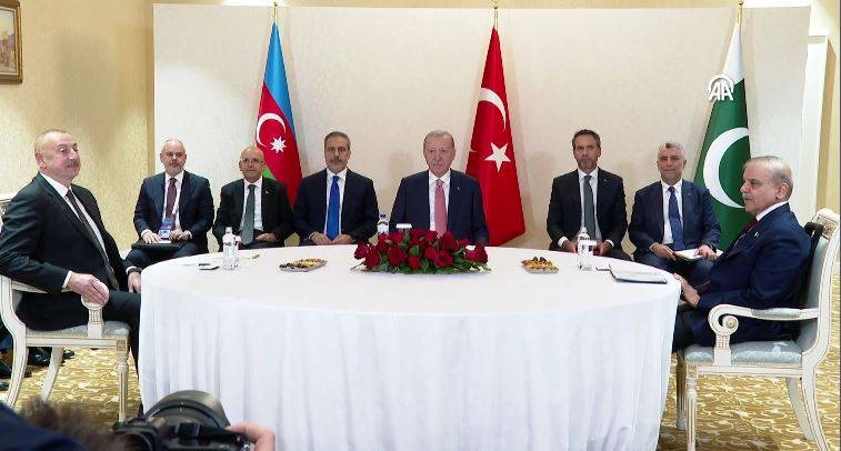 Erdoğan Aliyev ve Şerif ile üçlü toplantı yaptı 3